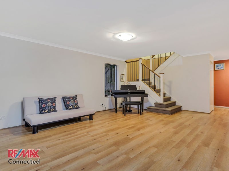 9 RILEY CT, North Lakes QLD 4509