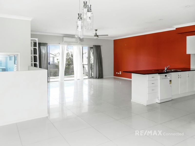 43b Higgs Street, Rothwell QLD 4022