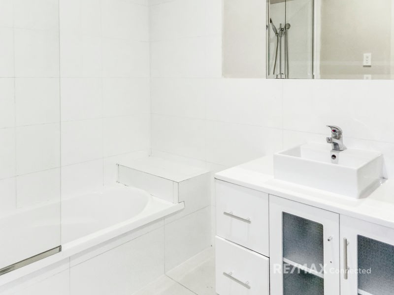 43b Higgs Street, Rothwell QLD 4022