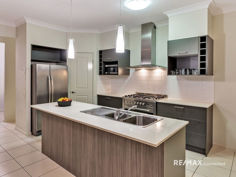 17 Waterway Crescent, Murrumba Downs QLD 4503
