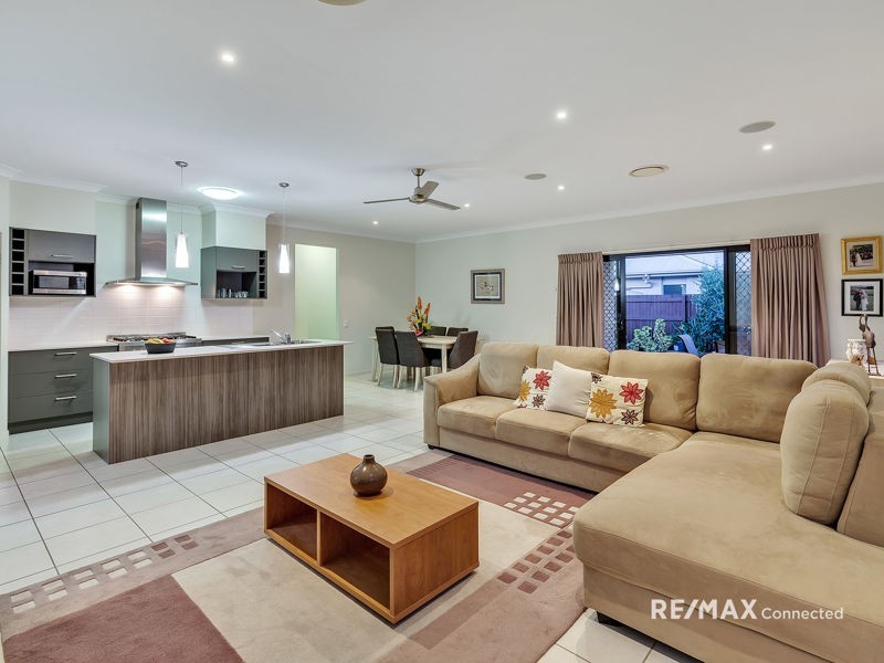 17 Waterway Crescent, Murrumba Downs QLD 4503
