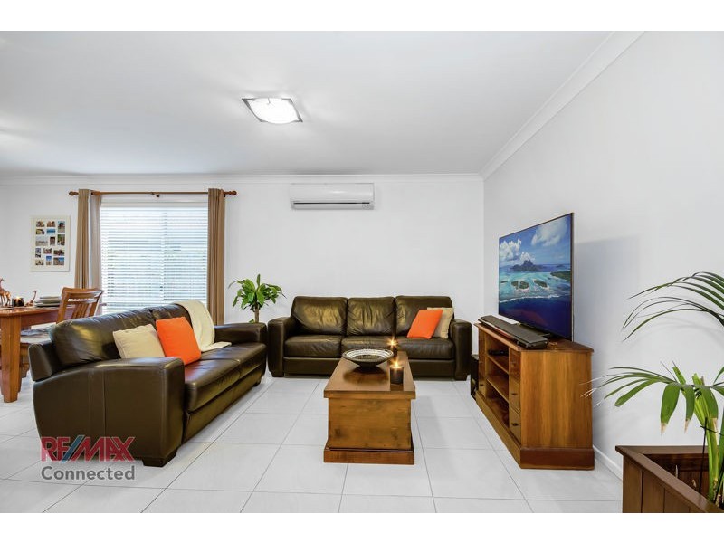 2/9 Lady Bowen Parade, Rothwell QLD 4022