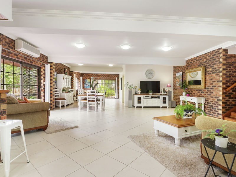 13 Vores Road, Whiteside QLD 4503