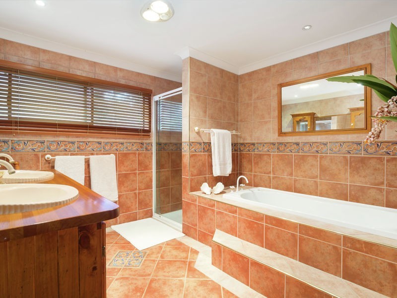 13 Vores Road, Whiteside QLD 4503