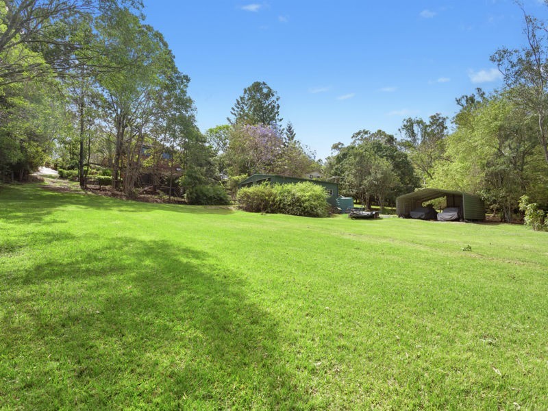 13 Vores Road, Whiteside QLD 4503