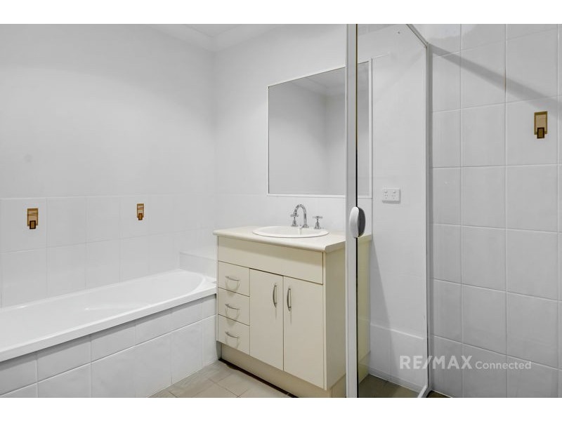 1/7 Lady Bowen Parade, Rothwell QLD 4022