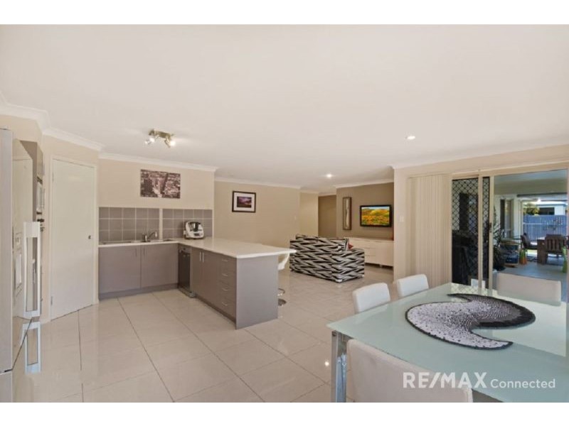 10 Wader Street, North Lakes QLD 4509