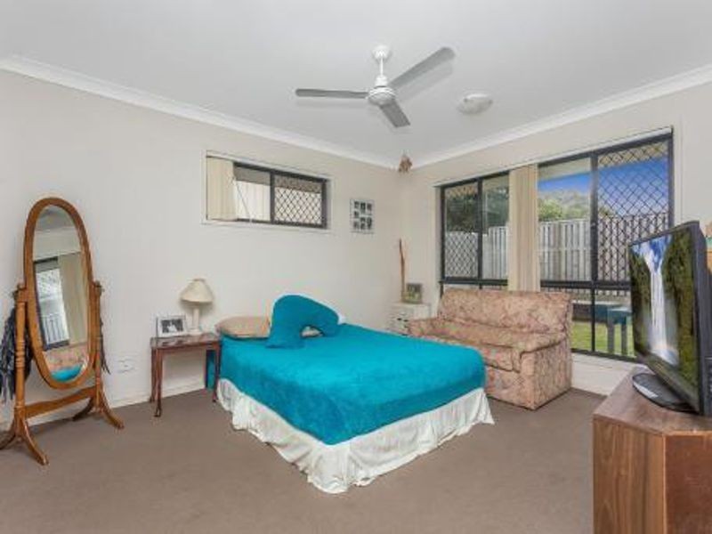 3 Roland Court, Kallangur QLD 4503