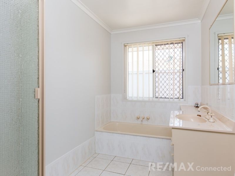 13 Winter Rd, Kallangur QLD 4503