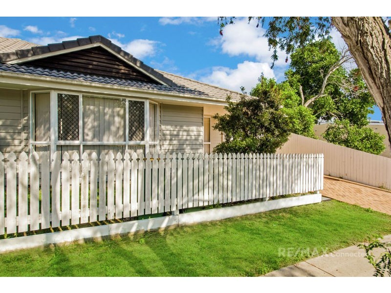 8 Patterson Street, Petrie QLD 4502