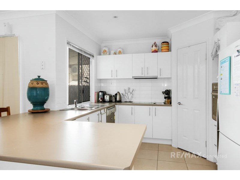 8 Patterson Street, Petrie QLD 4502