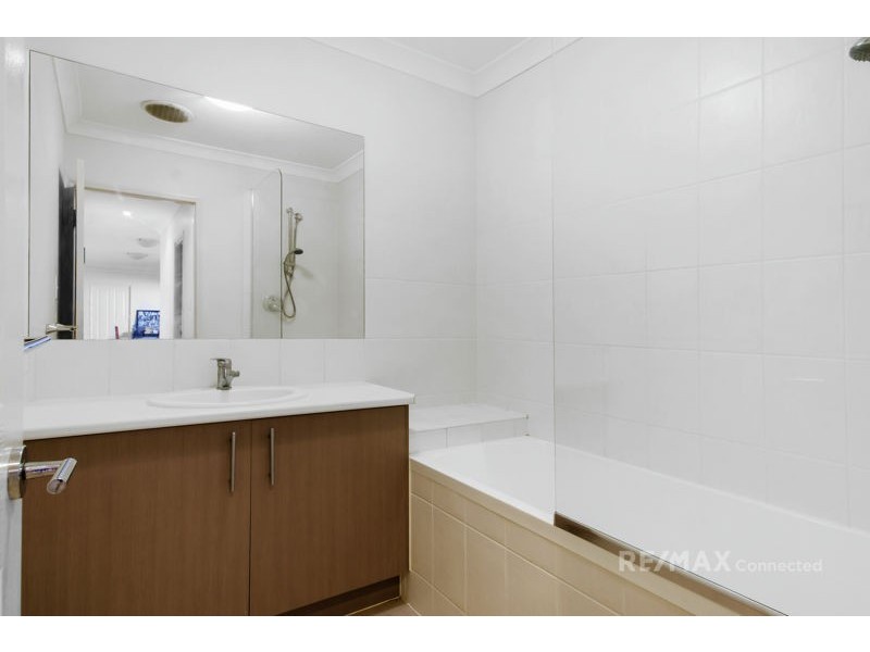 8 Patterson Street, Petrie QLD 4502