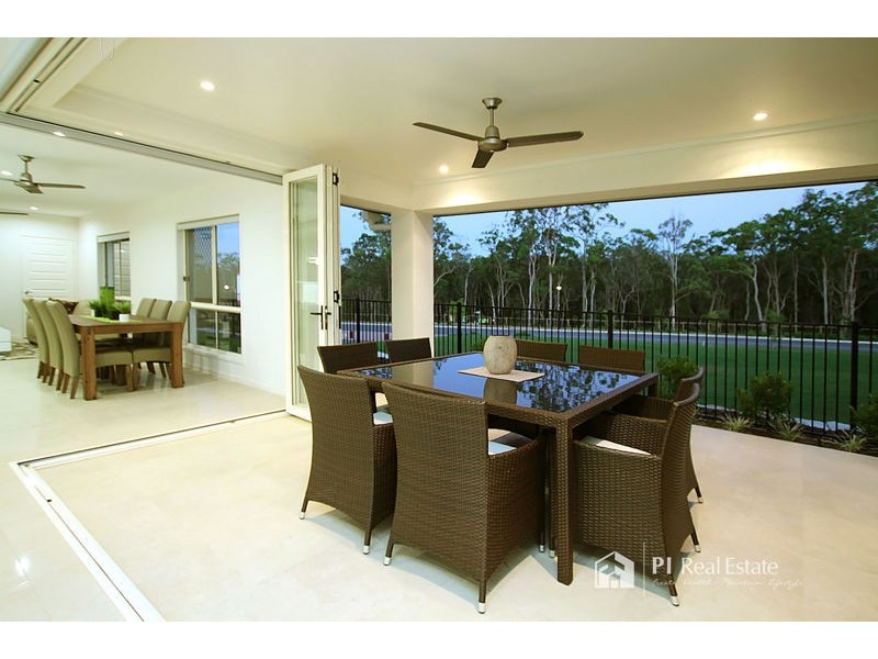 8 Hollow Crescent, Narangba QLD 4504