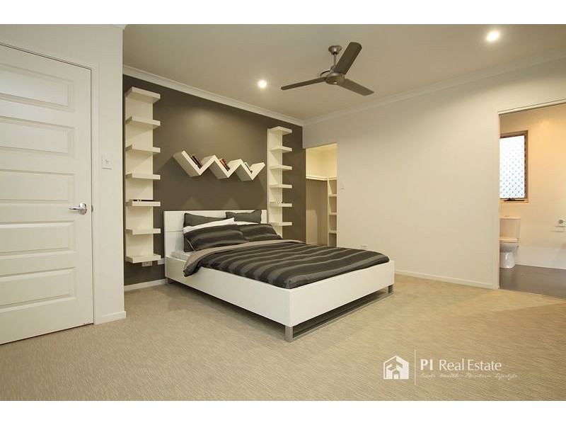 8 Hollow Crescent, Narangba QLD 4504
