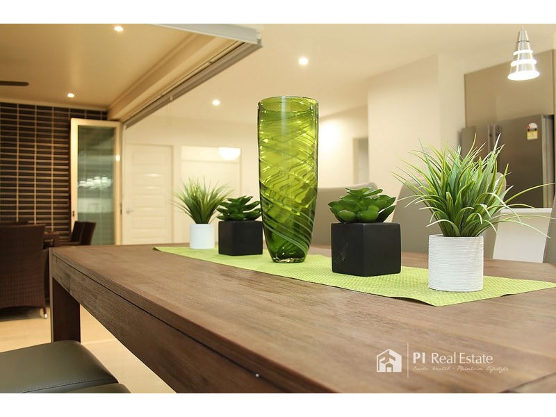 8 Hollow Crescent, Narangba QLD 4504