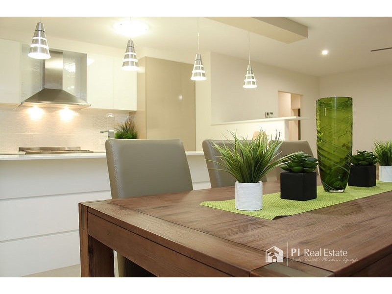 8 Hollow Crescent, Narangba QLD 4504