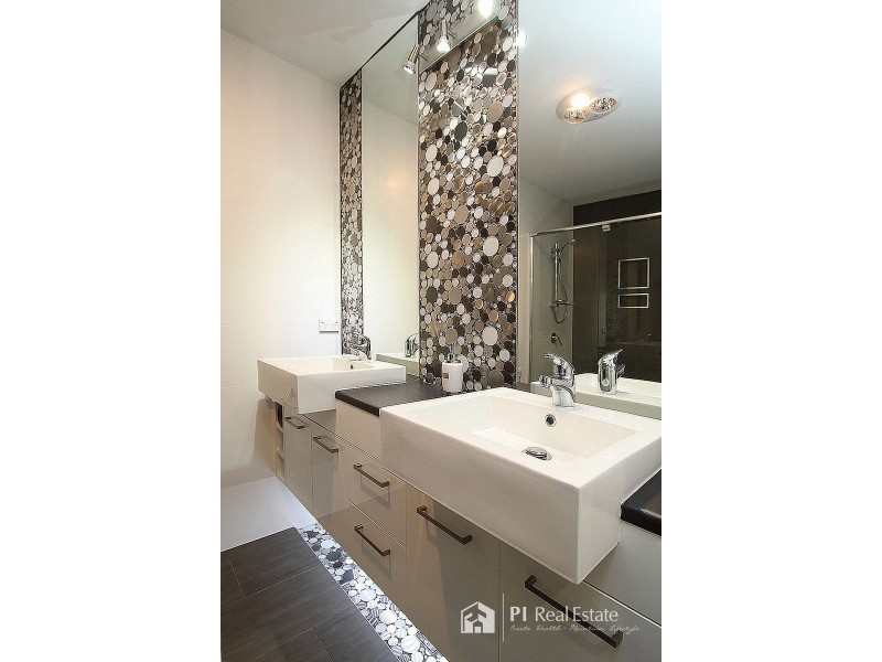 8 Hollow Crescent, Narangba QLD 4504