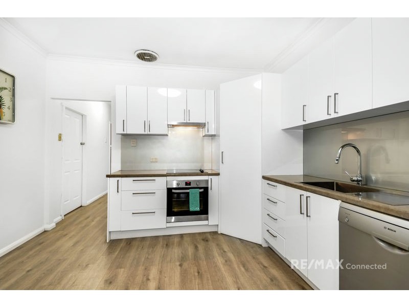 43 Bailey Street, Woody Point QLD 4019