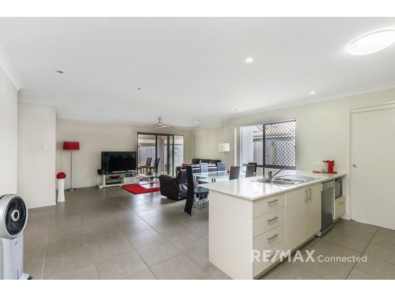 32 Cowen Terrace, North Lakes QLD 4509