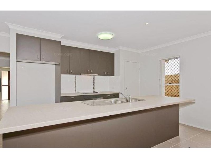 5 Livingstone Court, North Lakes QLD 4509