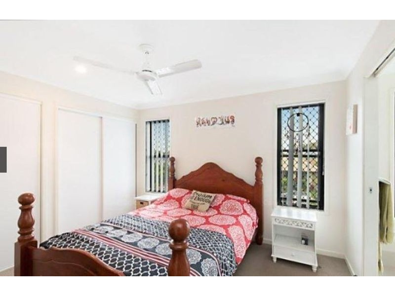 8 Friars Crescent, North Lakes QLD 4509