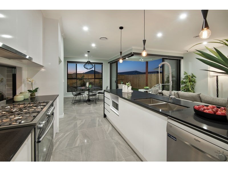 341 Brays Road, Griffin QLD 4503