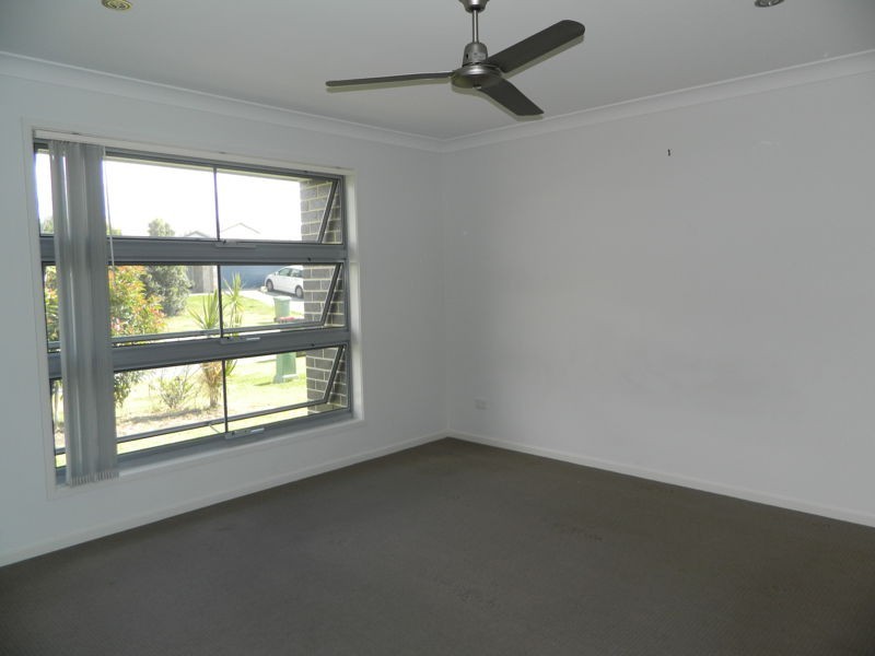 14 Hubner Drive, Rothwell QLD 4022