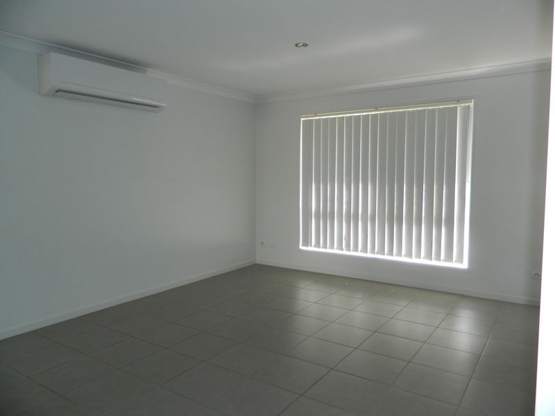 14 Hubner Drive, Rothwell QLD 4022