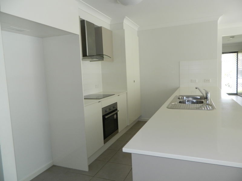 14 Hubner Drive, Rothwell QLD 4022