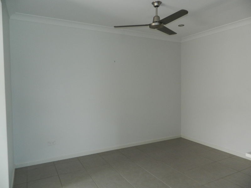 14 Hubner Drive, Rothwell QLD 4022