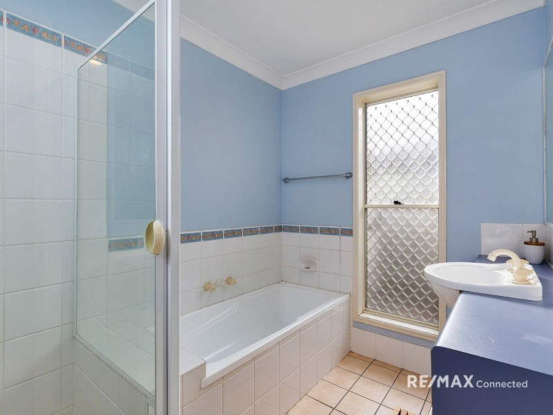 33 Southerden Drive, North Lakes QLD 4509