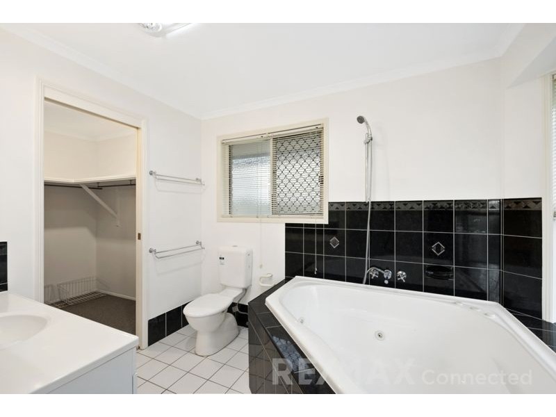 18 Southerden Drive, North Lakes QLD 4509