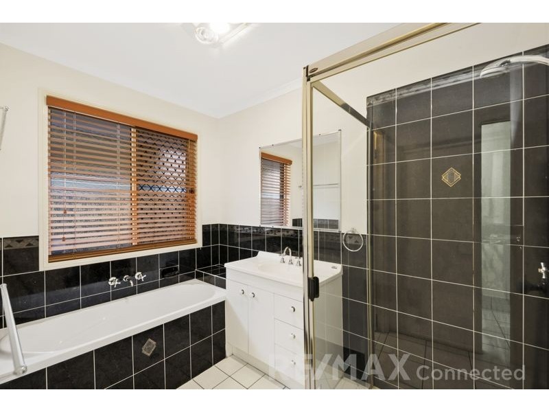 18 Southerden Drive, North Lakes QLD 4509