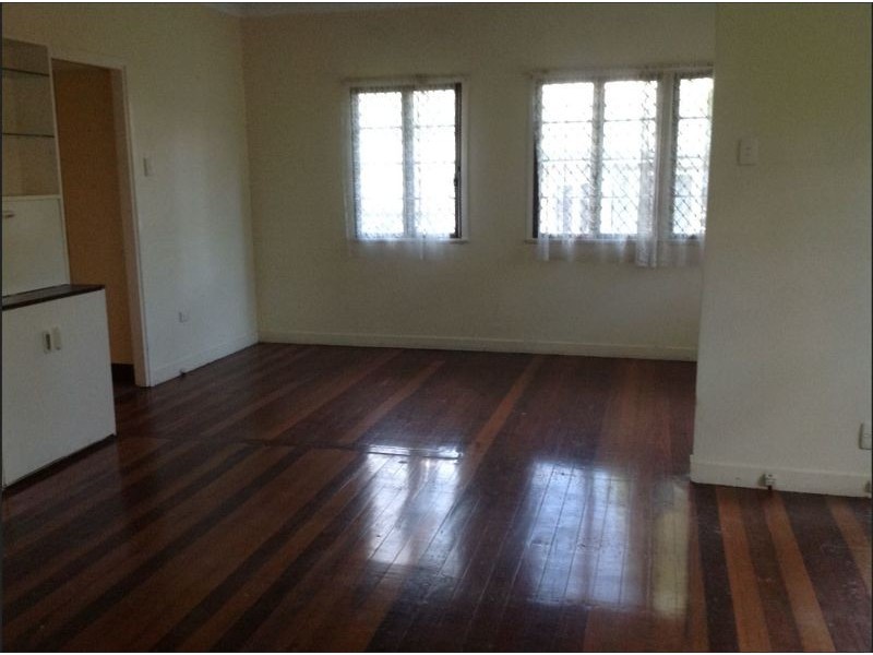 32 Unmack Street, Chermside QLD 4032