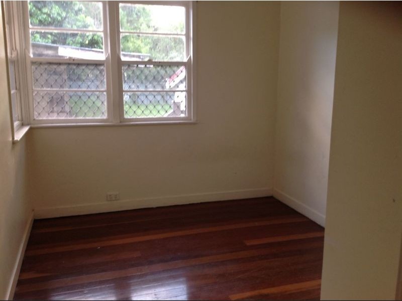 32 Unmack Street, Chermside QLD 4032