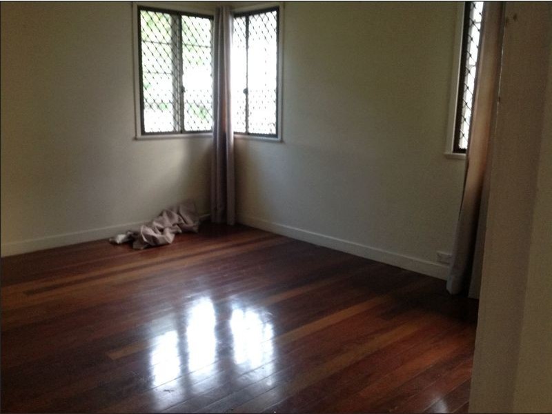 32 Unmack Street, Chermside QLD 4032