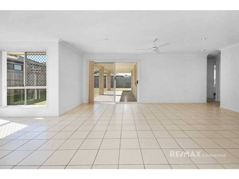 33 Amity Drive, Rothwell QLD 4022