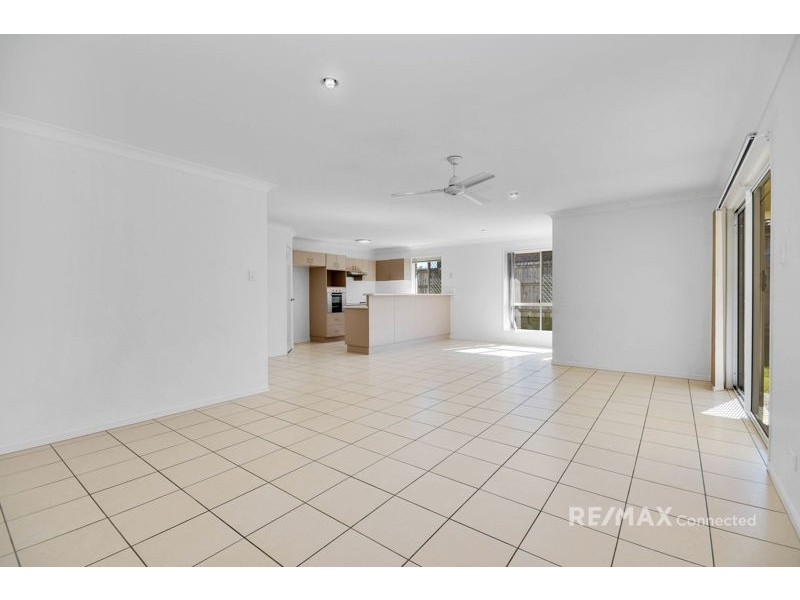 33 Amity Drive, Rothwell QLD 4022