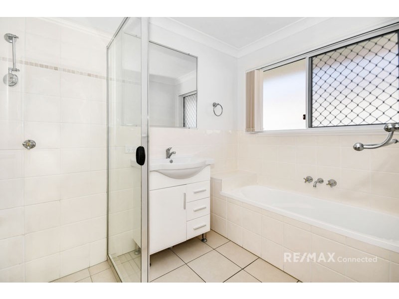 33 Amity Drive, Rothwell QLD 4022
