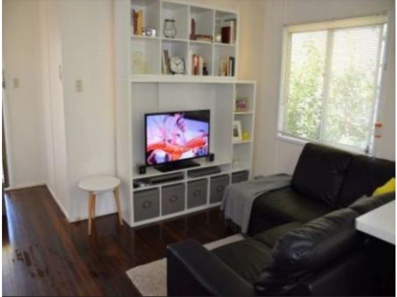 72 Turner Street, Scarborough QLD 4020