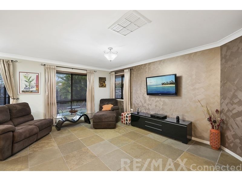 1 Cashmere Street, Rothwell QLD 4022