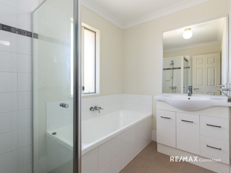 1/9 Lady Bowen Parade, Rothwell QLD 4022