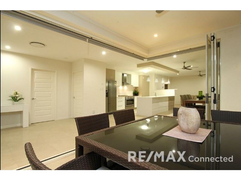 8 Hollow Crescent, Narangba QLD 4504