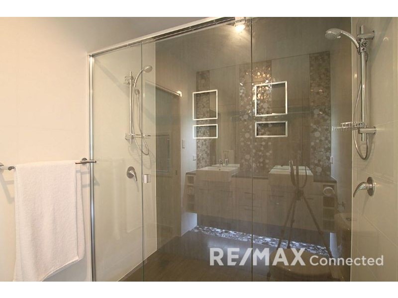 8 Hollow Crescent, Narangba QLD 4504