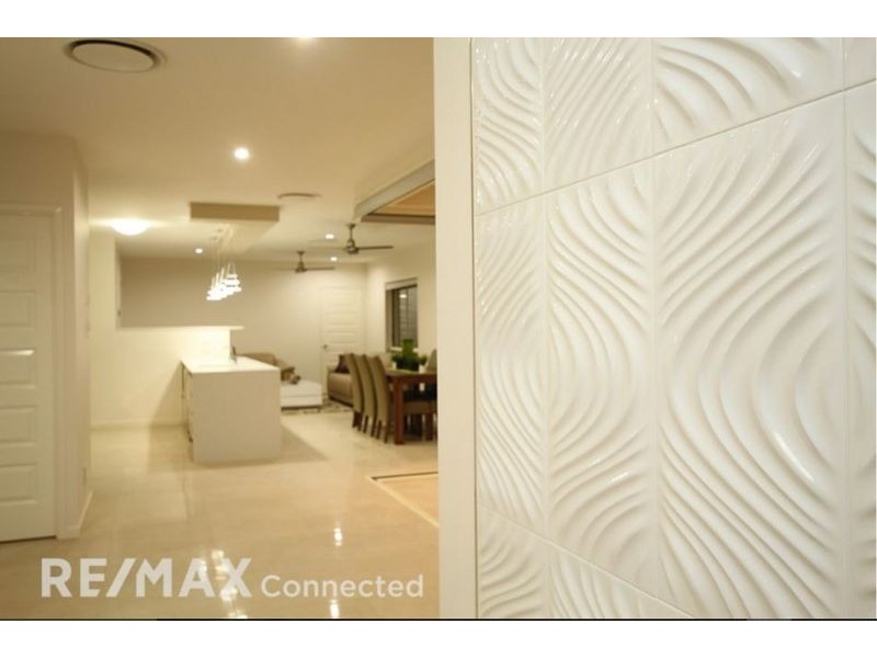 8 Hollow Crescent, Narangba QLD 4504