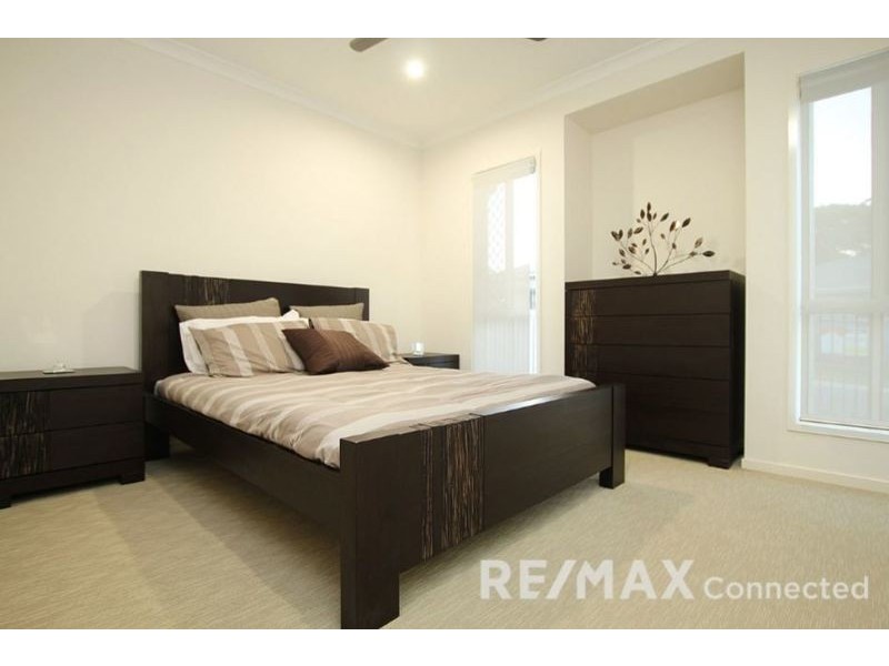 8 Hollow Crescent, Narangba QLD 4504