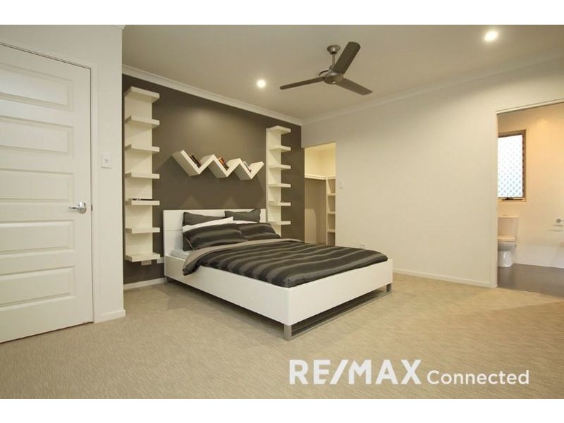 8 Hollow Crescent, Narangba QLD 4504