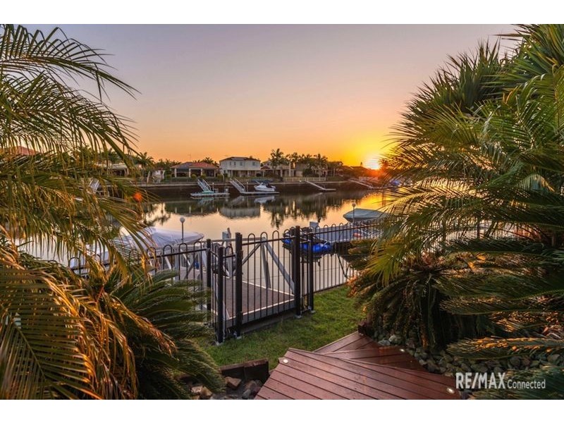 40 Topsail Circuit, Banksia Beach QLD 4507