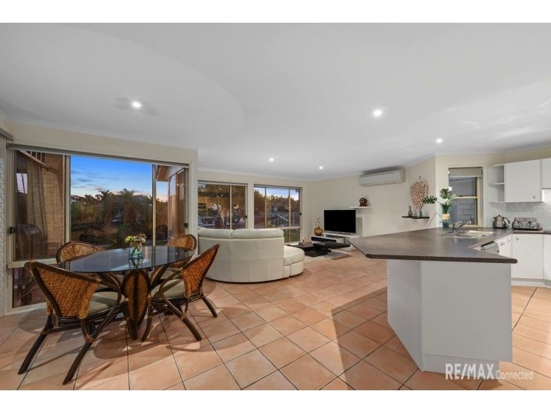 40 Topsail Circuit, Banksia Beach QLD 4507