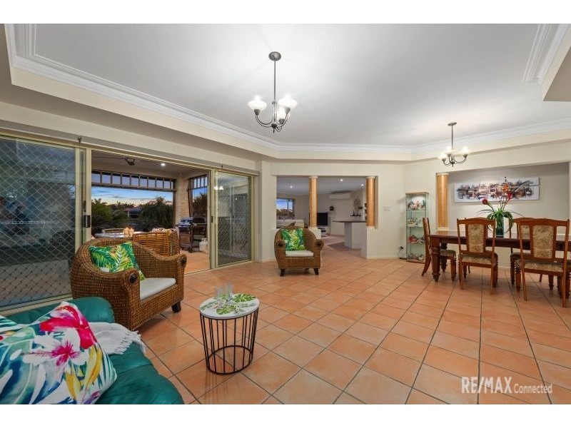 40 Topsail Circuit, Banksia Beach QLD 4507